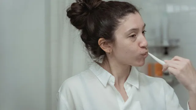 Poudre de siwak : un geste d'hygiène naturelle